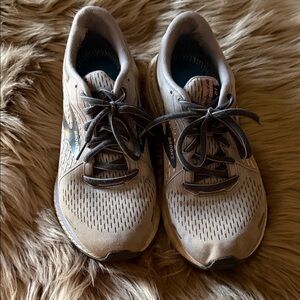 Brooks Women's Athletic Shoes -Adrenaline 21 light purple and gray